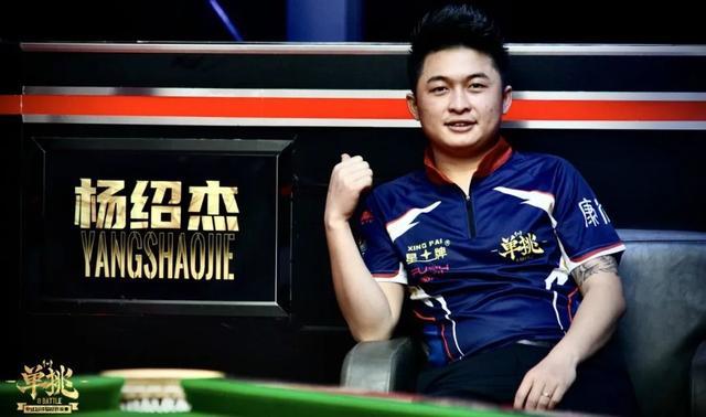 相比之下 相比之下