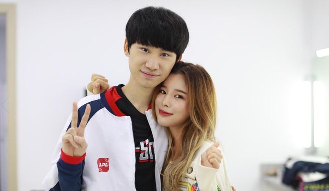 日本队通过 日本队通过